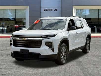 Used 2025 Chevrolet Traverse LT