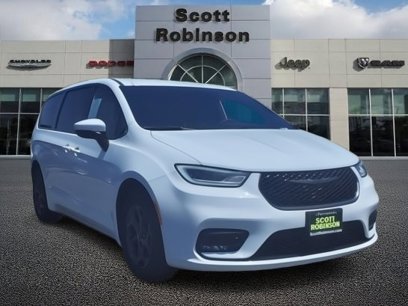 New 2023 Chrysler Pacifica Touring-L w/ S Appearance Package