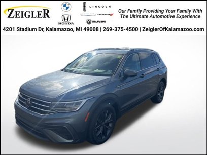 Used 2022 Volkswagen Tiguan SE w/ Panoramic Sunroof Package