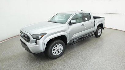 New 2025 Toyota Tacoma SR5
