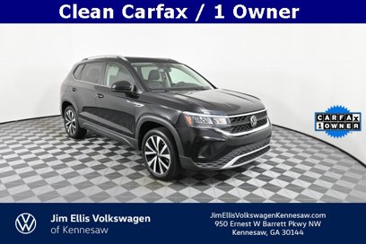 Certified 2023 Volkswagen Taos SE w/ Panoramic Sunroof Package