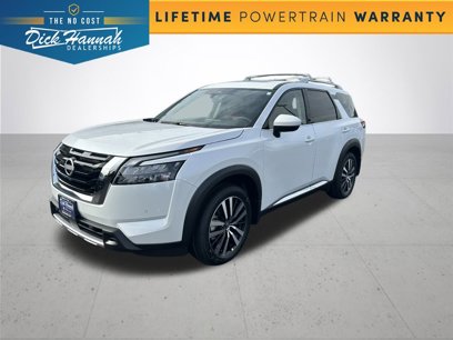 New 2025 Nissan Pathfinder Platinum w/ Cargo Package