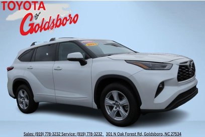 Used 2023 Toyota Highlander LE