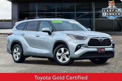 Used 2023 Toyota Highlander LE