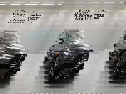 New 2026 Volvo XC60 B5 Core w/ Protection Package Premier