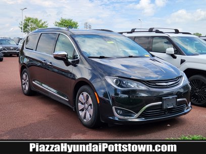 Used 2019 Chrysler Pacifica Limited w/ Advanced Safetytec Group