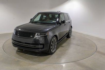 New 2025 Land Rover Range Rover SE