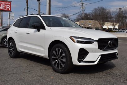 New 2025 Volvo XC60 B5 Core w/ Protection Package Premier