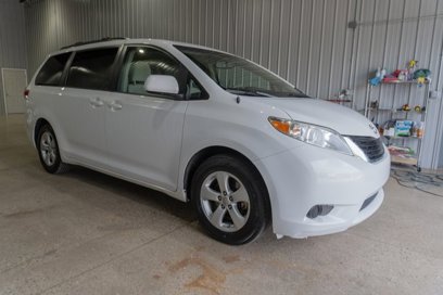 Used 2014 Toyota Sienna LE