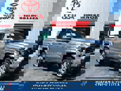 New 2025 Toyota Tacoma SR5