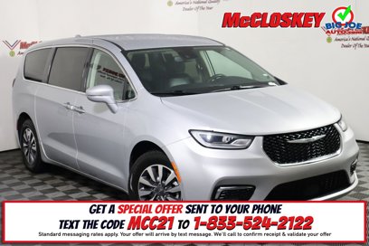 Used 2022 Chrysler Pacifica Touring-L