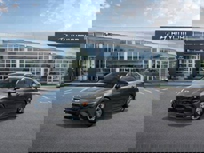 New 2025 Hyundai Elantra SE