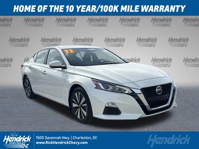 Used 2022 Nissan Altima 2.5 SV w/ SV Premium Package