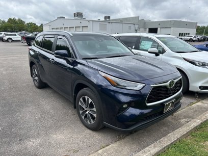Used 2025 Toyota Highlander XLE