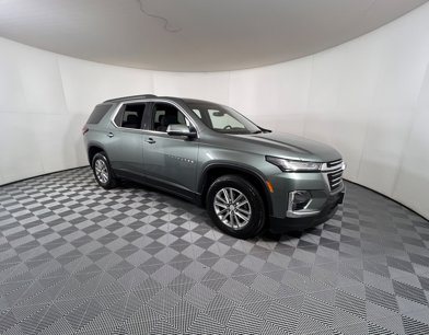 Used 2023 Chevrolet Traverse LT
