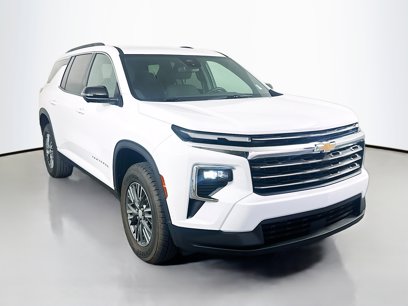 Used 2024 Chevrolet Traverse LT