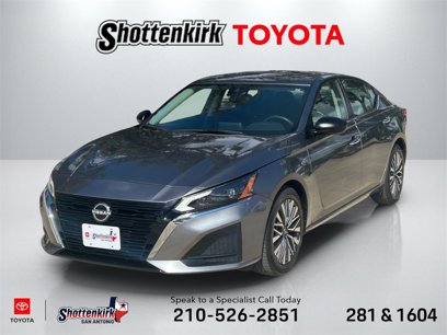 Used 2024 Nissan Altima 2.5 SV