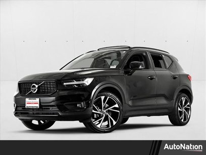 Used 2022 Volvo XC40 T5 R-Design w/ Advanced Package