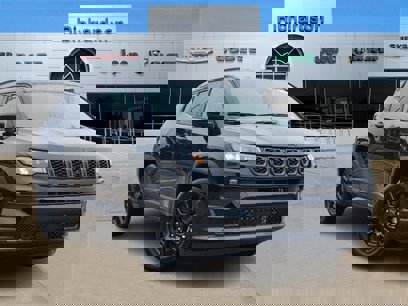 New 2025 Jeep Compass Latitude w/ Convenience Group
