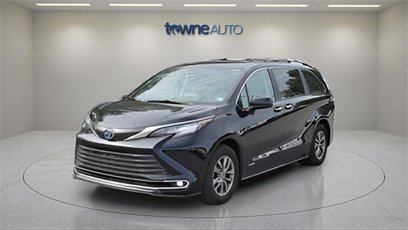 Used 2021 Toyota Sienna XLE w/ XLE Plus Package