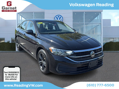 Used 2024 Volkswagen Jetta SE w/ Panoramic Sunroof Package