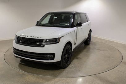 New 2025 Land Rover Range Rover Long Wheelbase SE