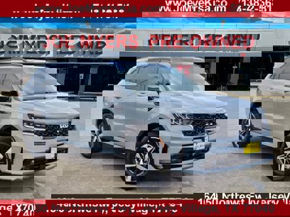 Used 2022 Kia Sorento EX w/ Panoramic Sunroof Package