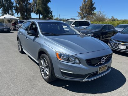 Used 2018 Volvo V60 T5 Cross Country w/ Convenience Package