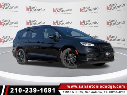 New 2025 Chrysler Pacifica Limited