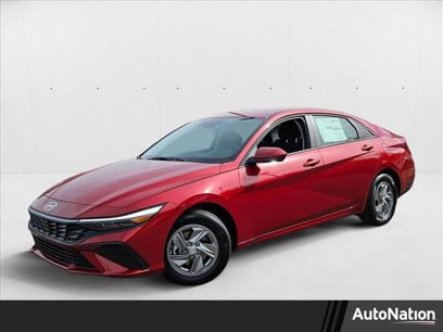 New 2025 Hyundai Elantra SE
