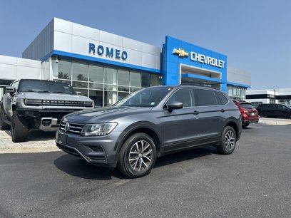 Used 2019 Volkswagen Tiguan SE w/ Panoramic Sunroof Package