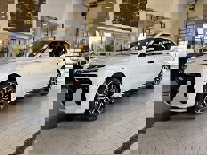 New 2025 BMW 740i xDrive w/ Premium Package