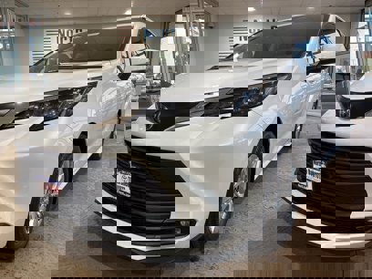 New 2025 Toyota Sienna XLE