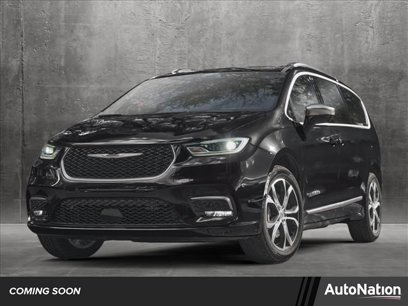 New 2025 Chrysler Pacifica Select
