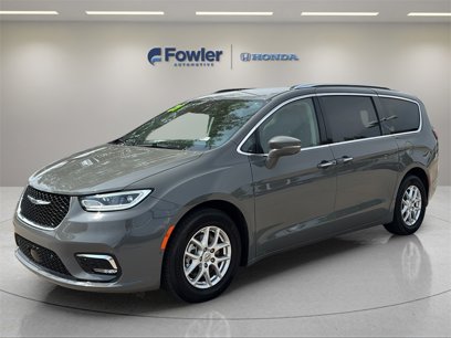 Used 2021 Chrysler Pacifica Touring-L w/ Uconnect Theater Family Group