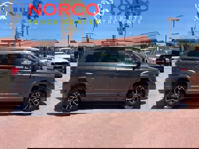 Used 2018 Dodge Journey SE w/ Popular Equipment Group