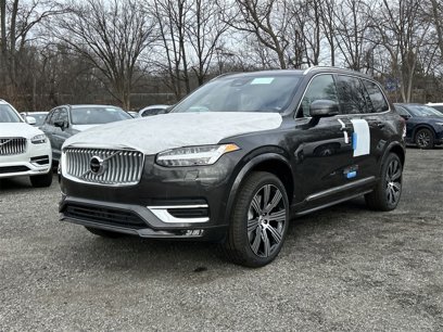 New 2025 Volvo XC90 B5 Ultra