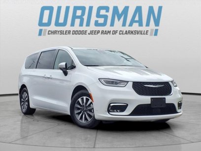 Used 2023 Chrysler Pacifica Touring-L