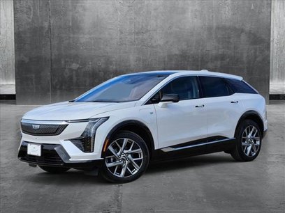 New 2025 Cadillac Optiq Luxury 1