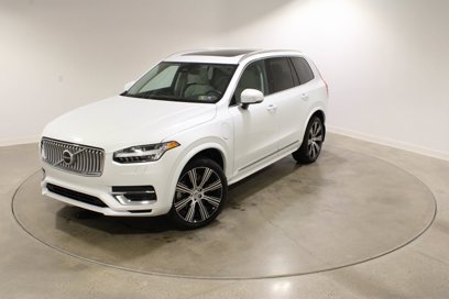 Used 2025 Volvo XC90 T8 Core w/ Climate Package