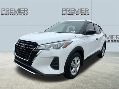 New 2025 Nissan Kicks Play S