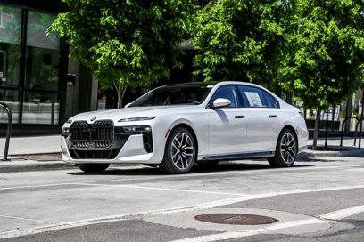 New 2025 BMW 760i xDrive w/ Executive Package