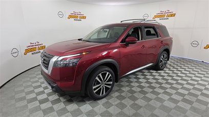 New 2025 Nissan Pathfinder Platinum w/ Cargo Package