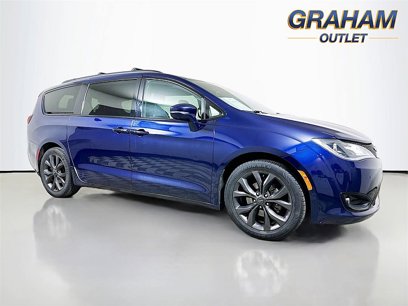 Used 2018 Chrysler Pacifica Limited w/ Advanced Safetytec Group