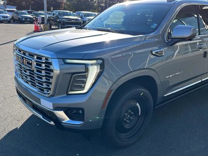 New 2025 GMC Yukon Denali w/ Sun & Power Step Package