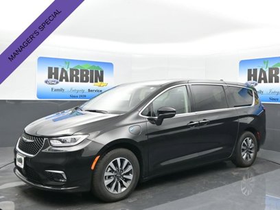 Used 2023 Chrysler Pacifica Touring-L