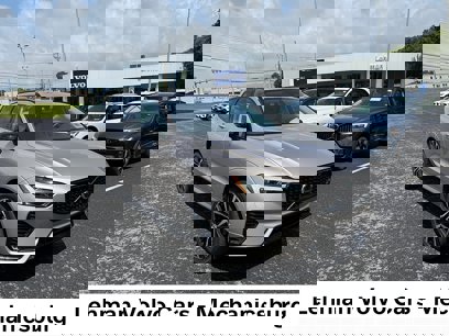 Certified 2025 Volvo XC60 B5 Plus w/ Protection Package Premier