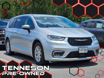 Used 2023 Chrysler Pacifica Touring-L