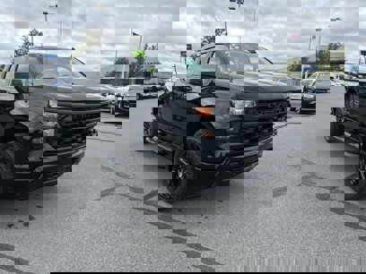 New 2025 Chevrolet Silverado 1500 Custom w/ Turbomax Blackout Package