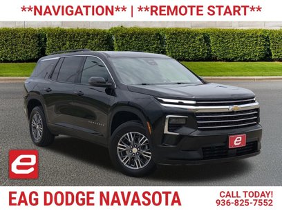 Used 2025 Chevrolet Traverse LT